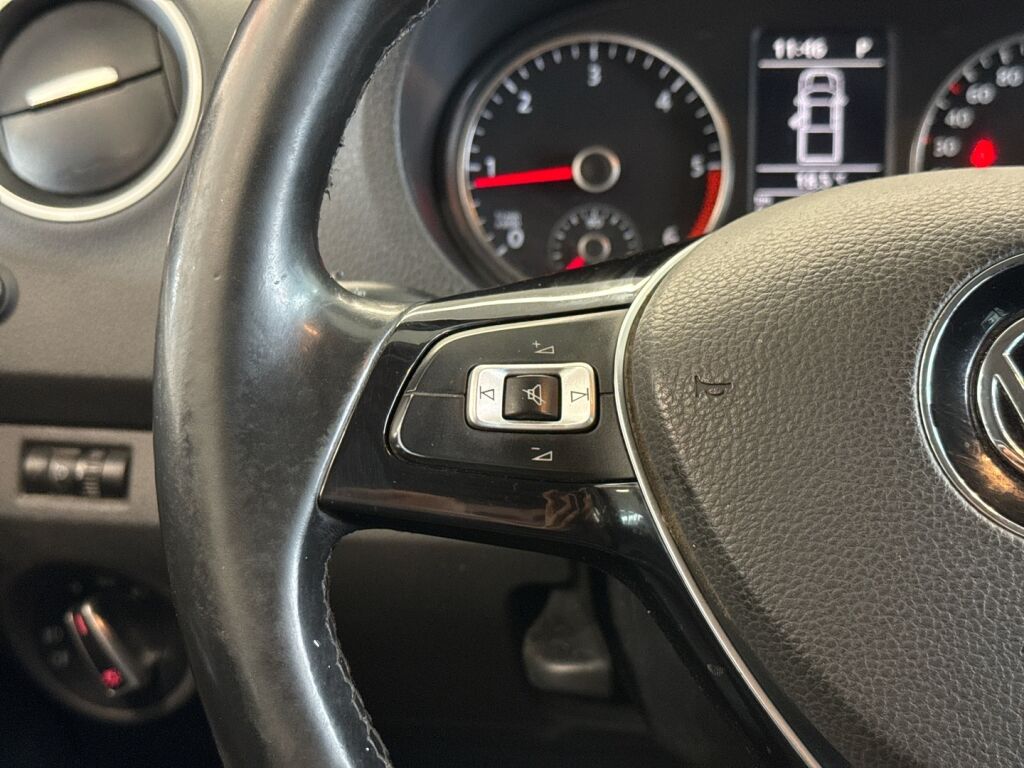 Volkswagen Amarok 2016 Musta