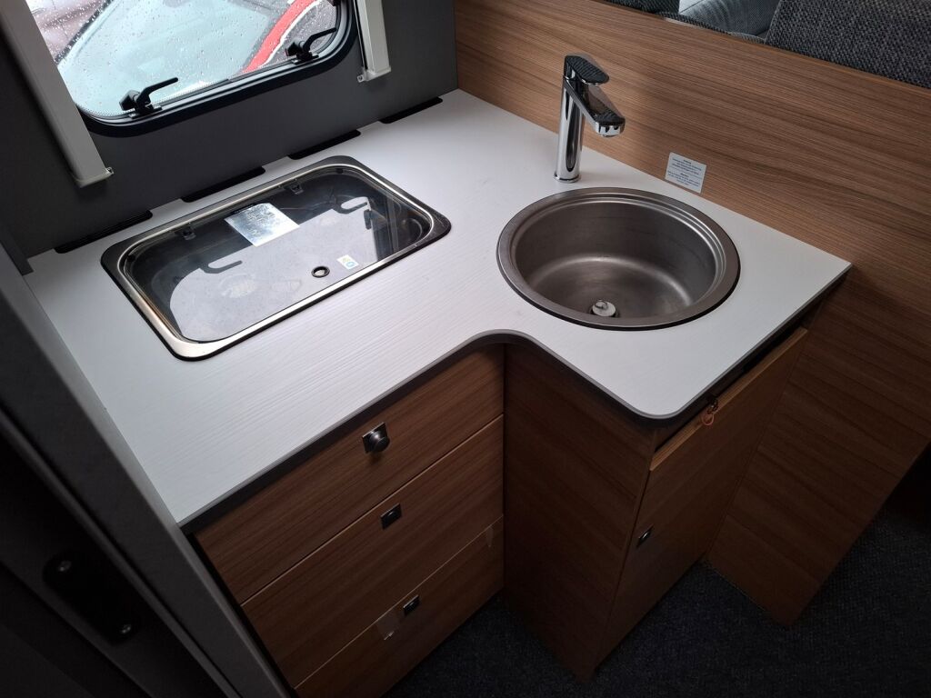 Dethleffs Just T7052 DBM 2021 Valkoinen