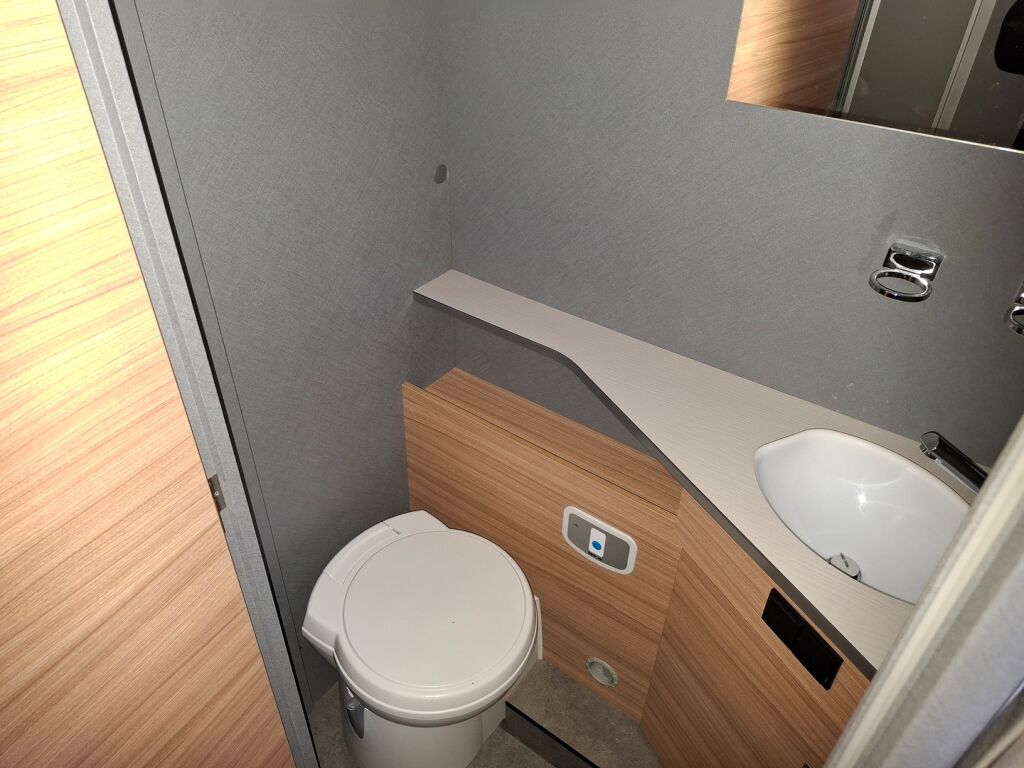 Dethleffs Just T7052 DBM 2021 Valkoinen