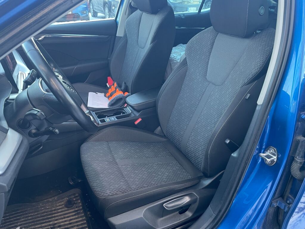 Skoda Octavia 2021 Sininen