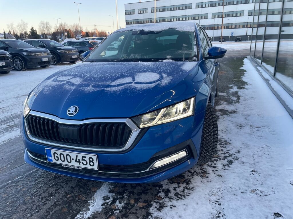 Skoda Octavia 2021 Sininen