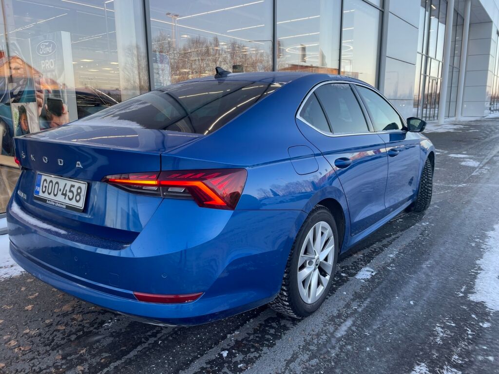 Skoda Octavia 2021 Sininen