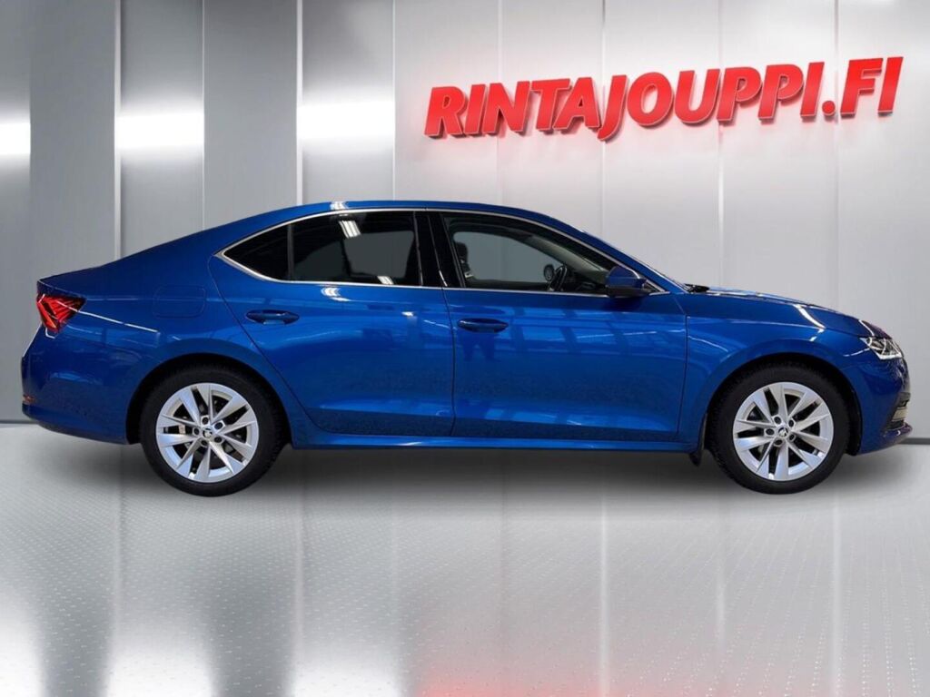 Skoda Octavia 2021 Sininen