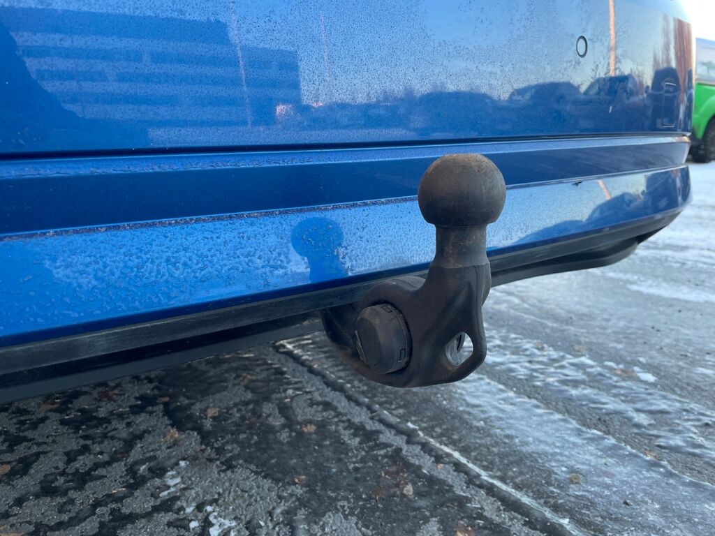 Skoda Octavia 2021 Sininen