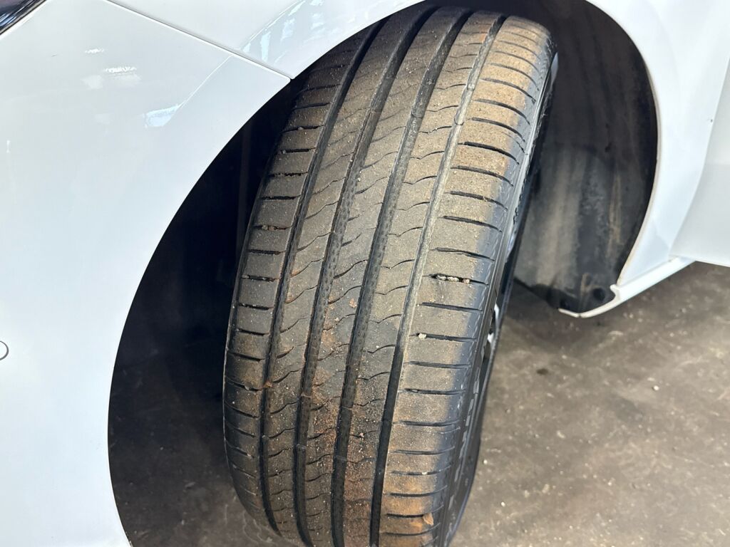 Mercedes-Benz CLA 2021 Valkoinen