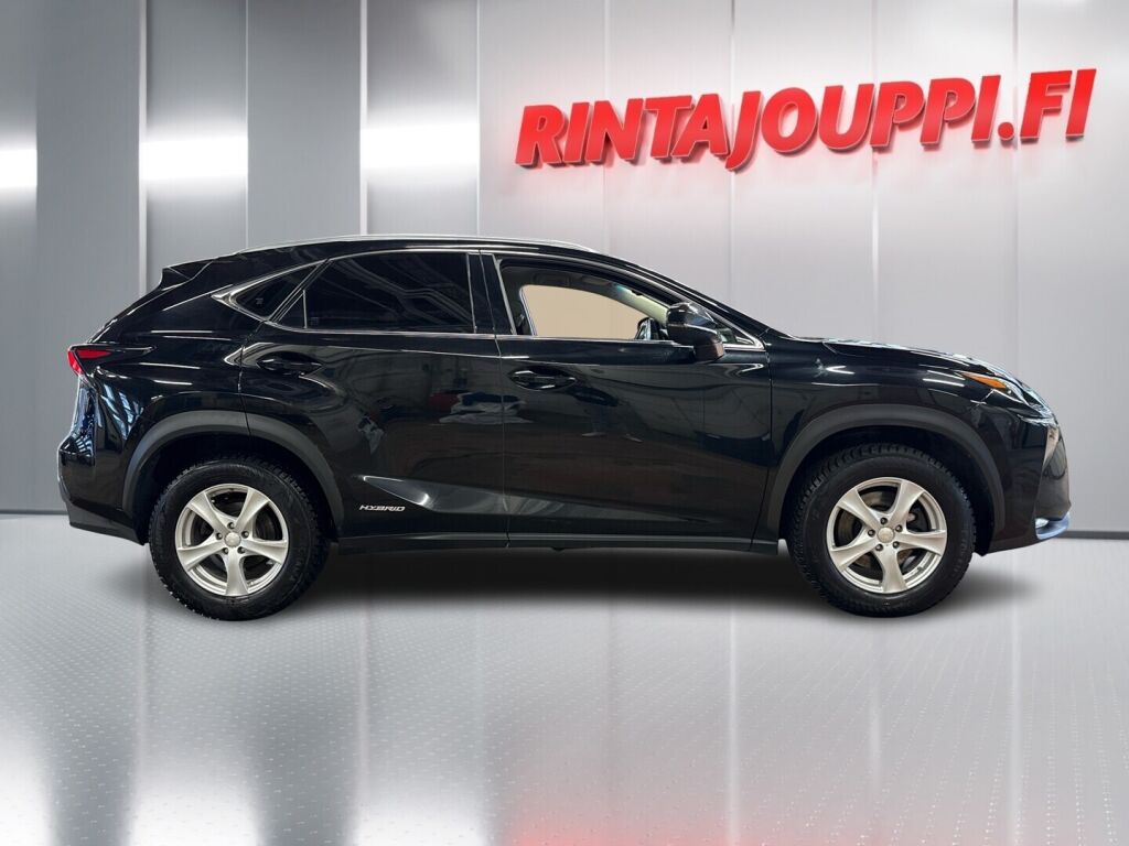 Lexus NX 2016 Musta