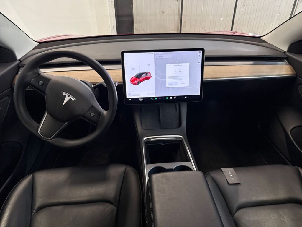 Tesla Model 3 2021 Punainen