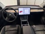 Tesla Model 3 2021 Punainen