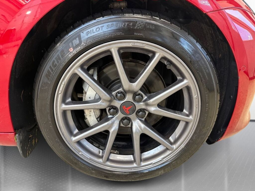 Tesla Model 3 2021 Punainen