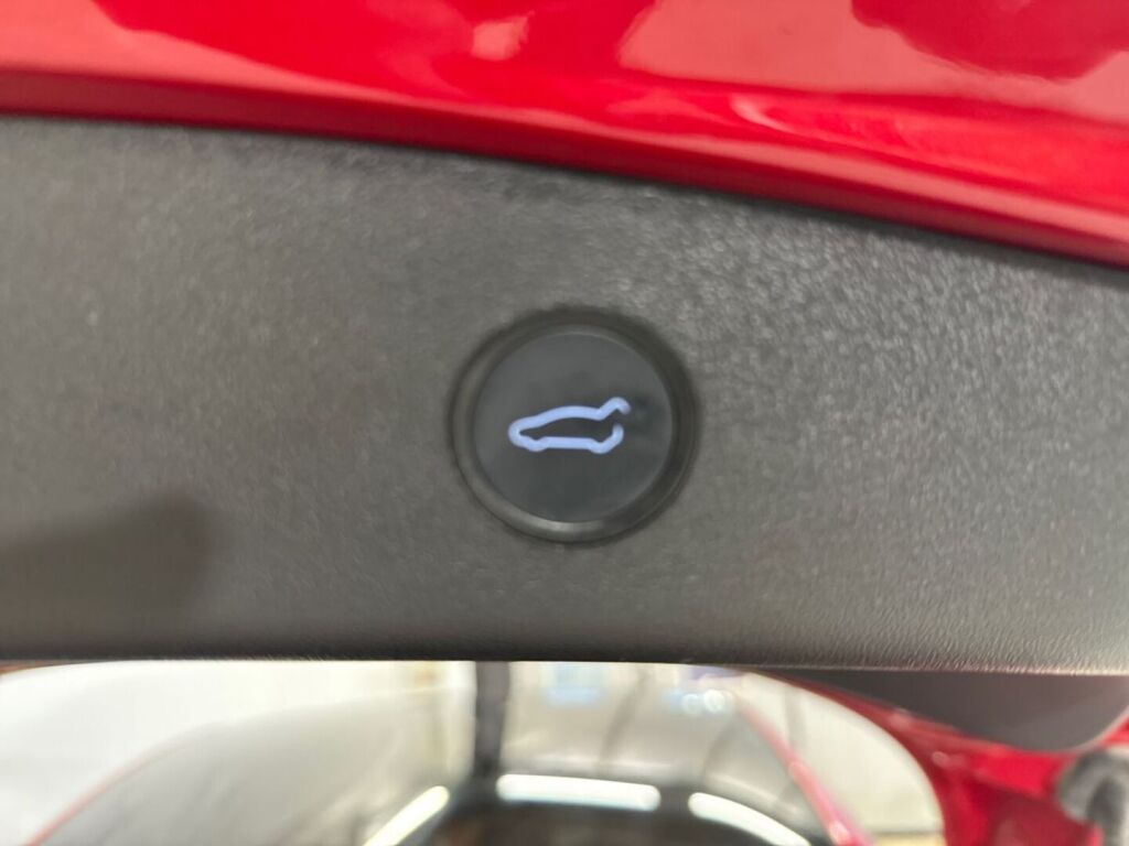 Tesla Model 3 2021 Punainen