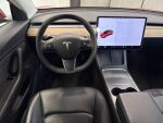 Tesla Model 3 2021 Punainen