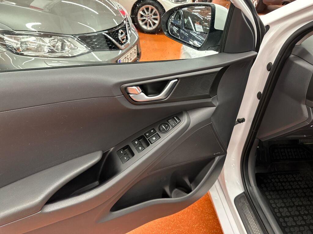 Hyundai IONIQ electric 2017 Valkoinen