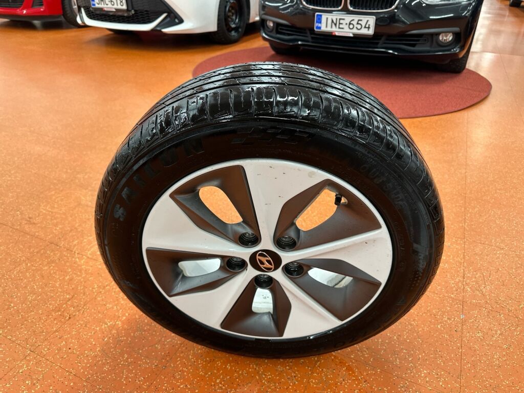 Hyundai IONIQ electric 2017 Valkoinen