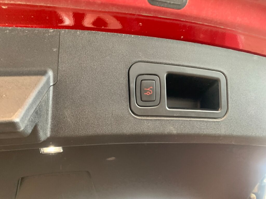 Tesla Model S 2016 Punainen