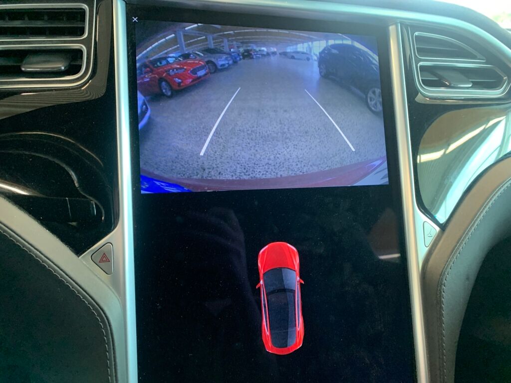 Tesla Model S 2016 Punainen