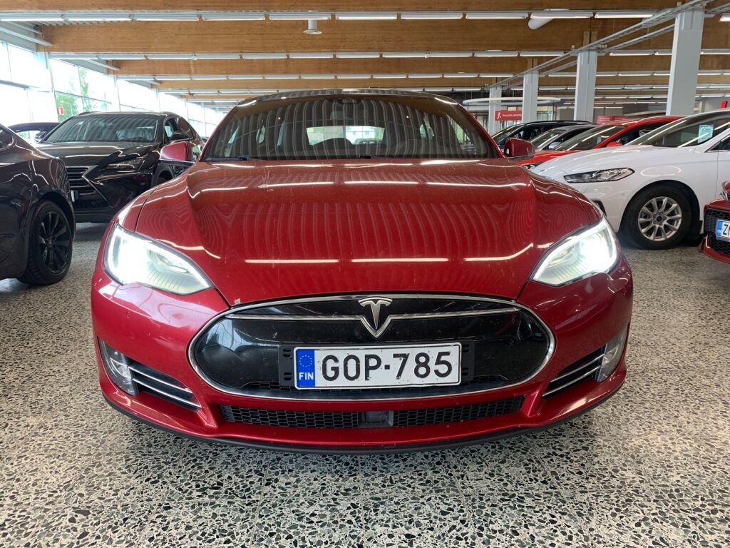 Tesla Model S 2016 Punainen