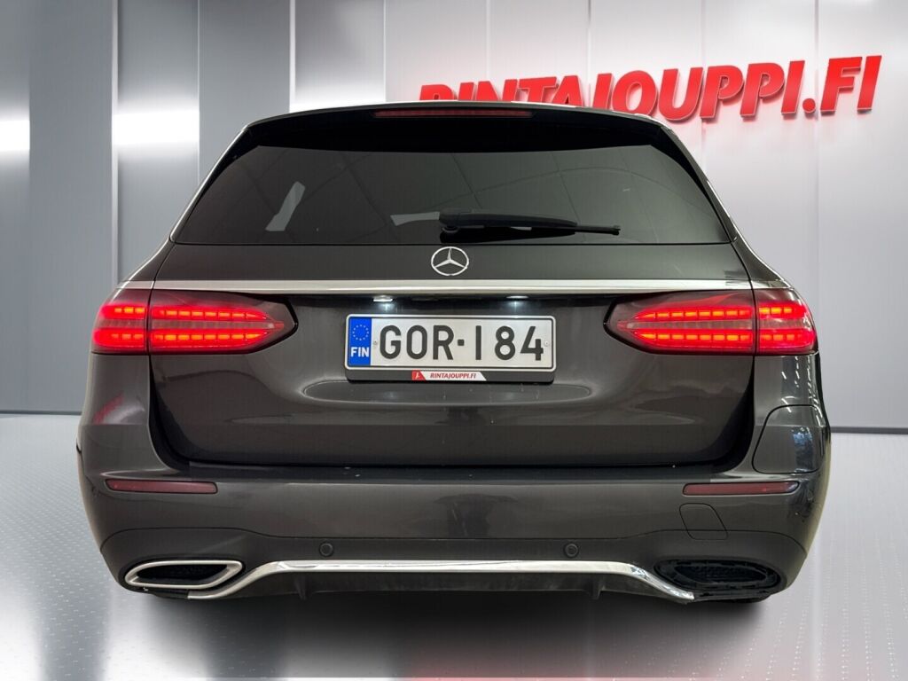 Mercedes-Benz E 2021 Musta