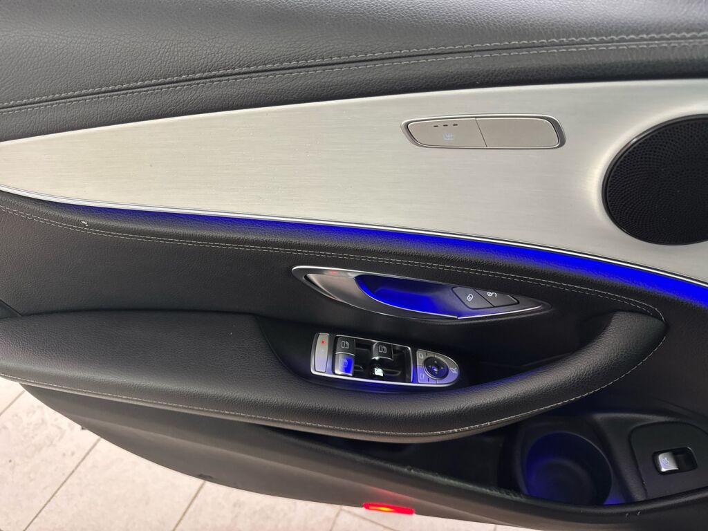 Mercedes-Benz E 2021 Musta