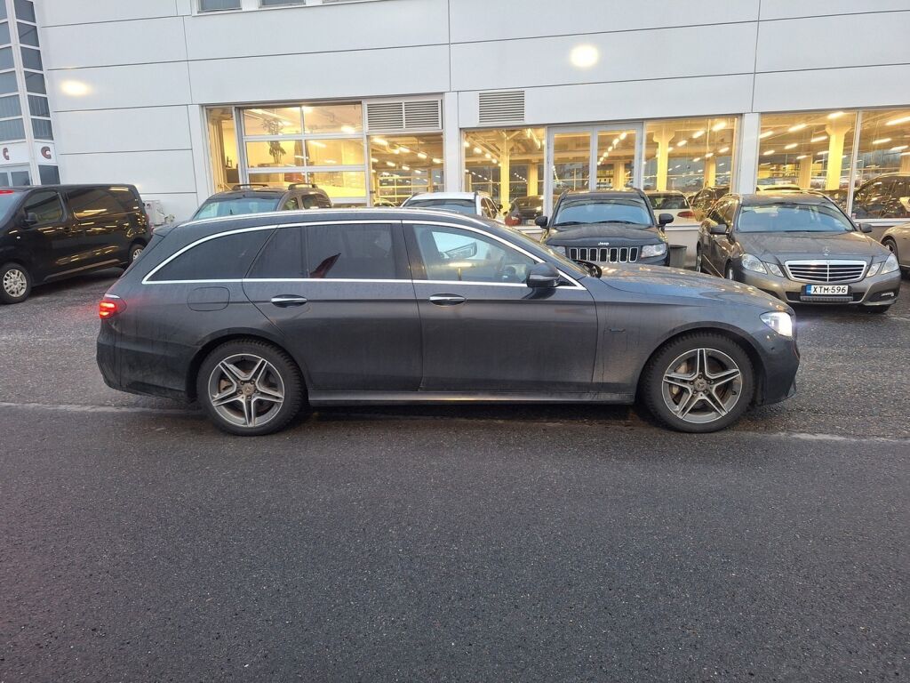 Mercedes-Benz E 2021 Musta