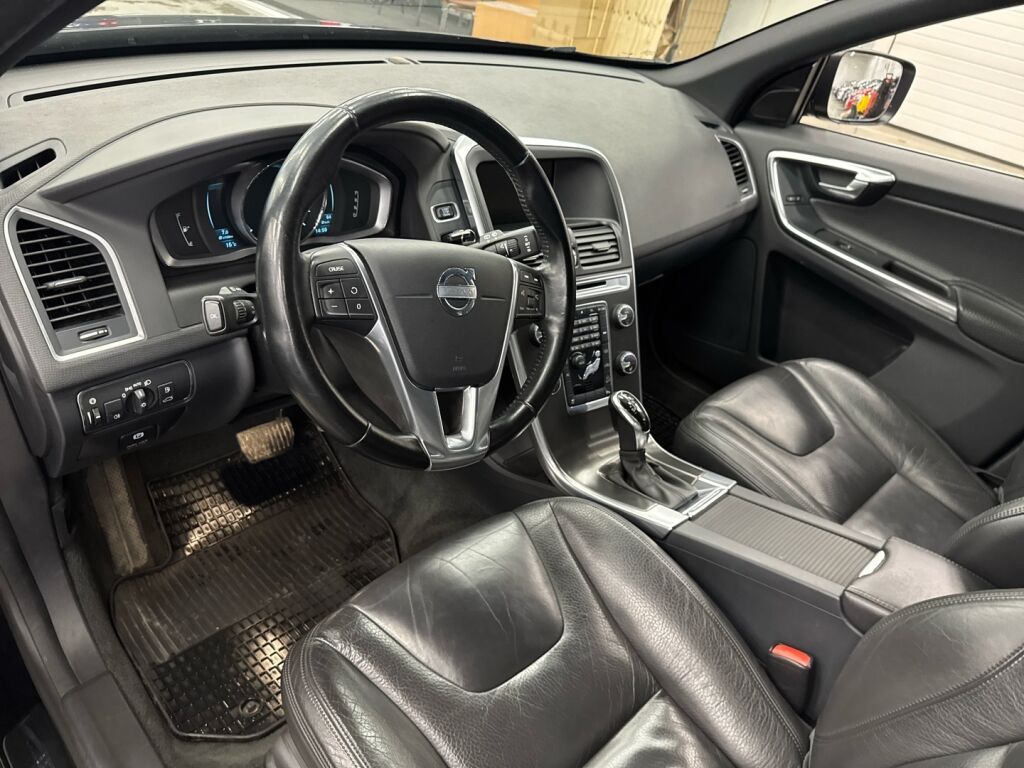 Volvo XC60 2013 Musta