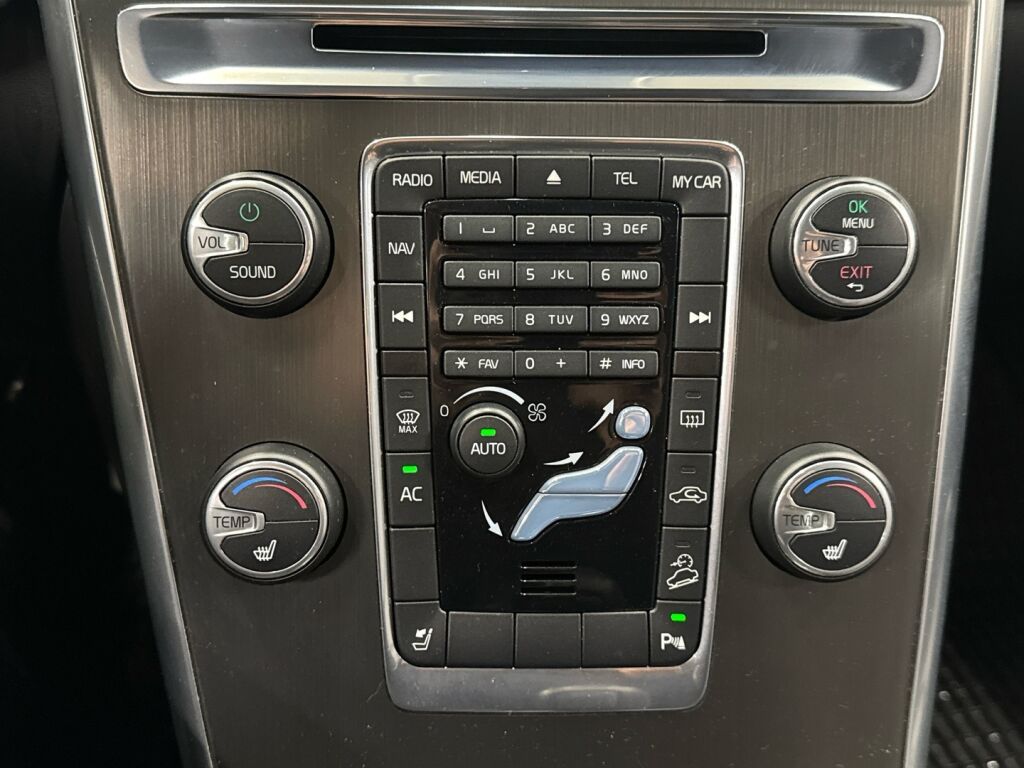 Volvo XC60 2013 Musta