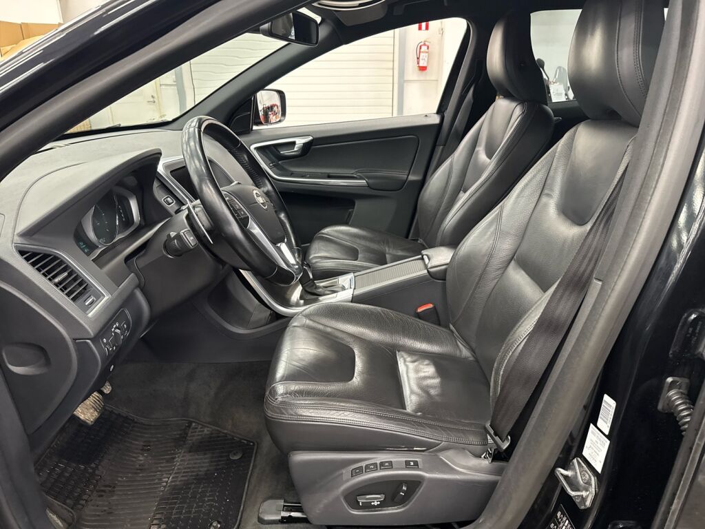 Volvo XC60 2013 Musta