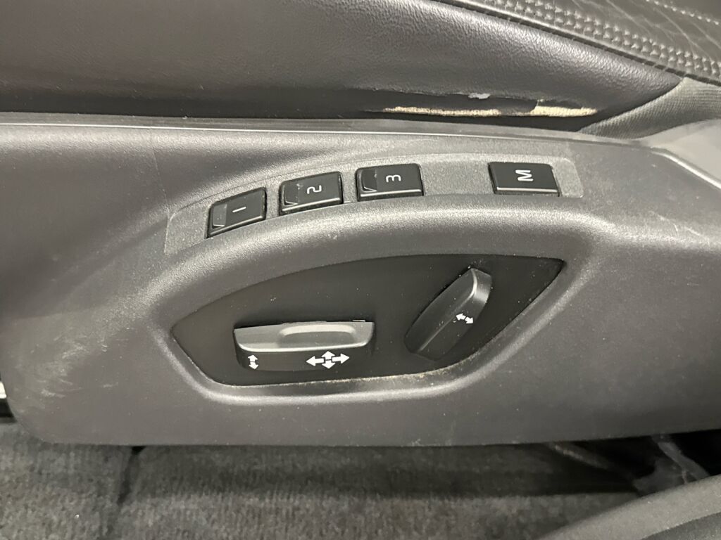 Volvo XC60 2013 Musta