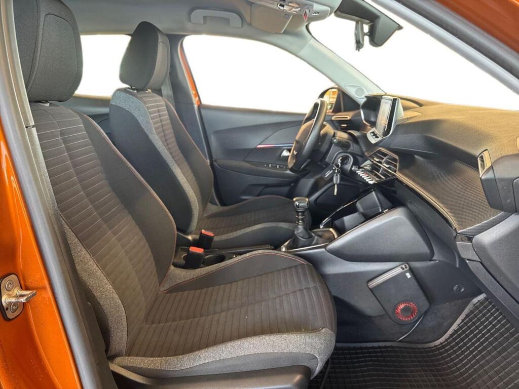 Peugeot 2008 2021 Metallinhohto Oranssi