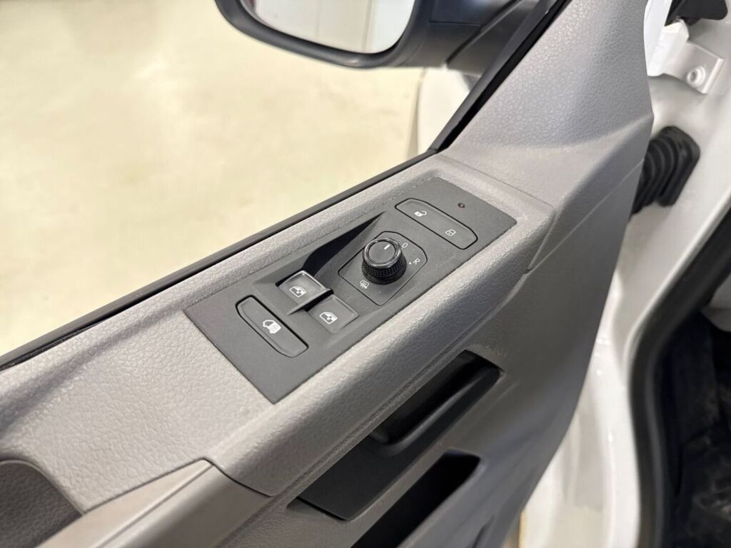Volkswagen Transporter 2021 Valkoinen