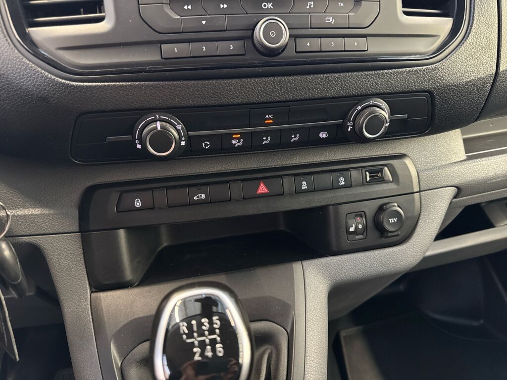 Opel Vivaro 2021 Valkoinen