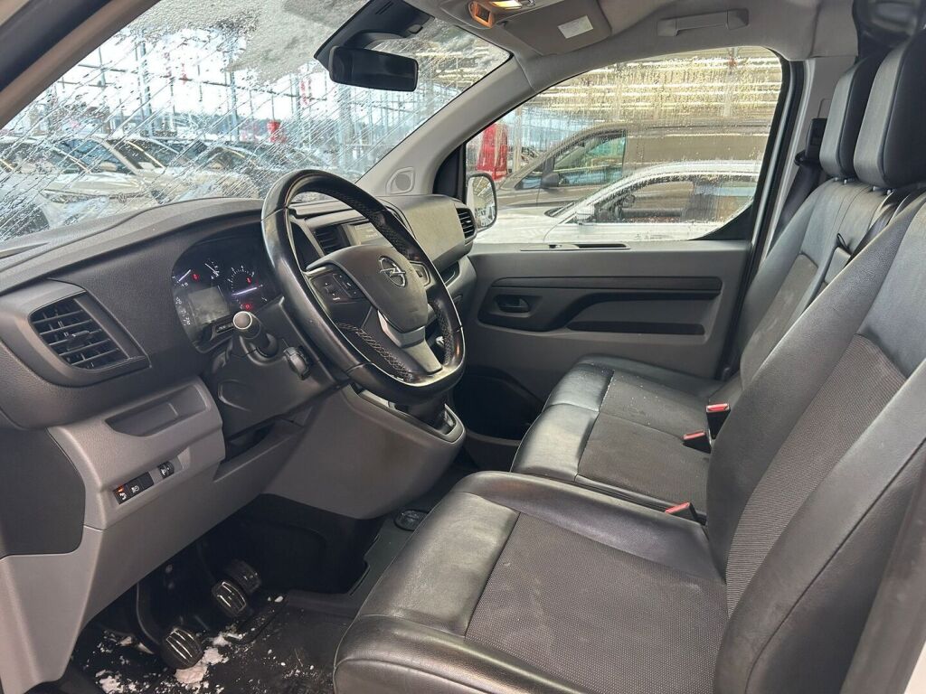 Opel Vivaro 2021 Valkoinen