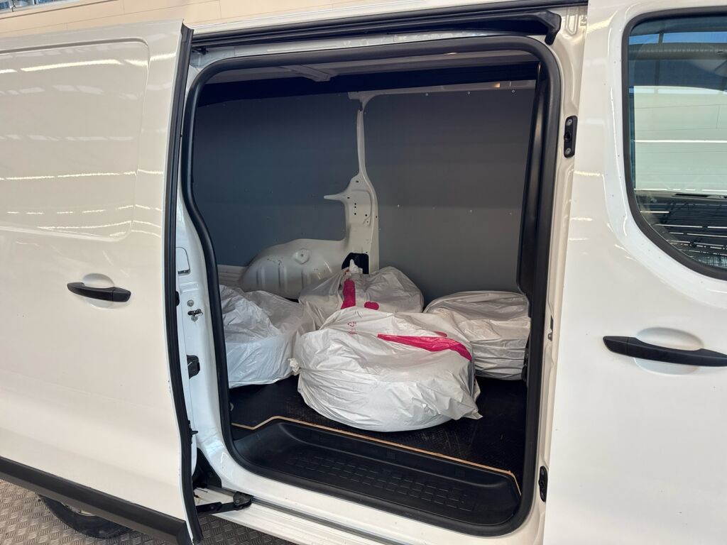 Opel Vivaro 2021 Valkoinen