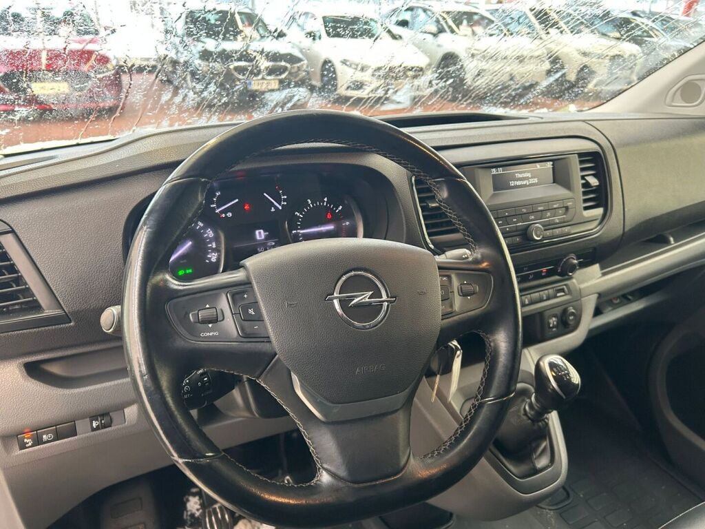 Opel Vivaro 2021 Valkoinen