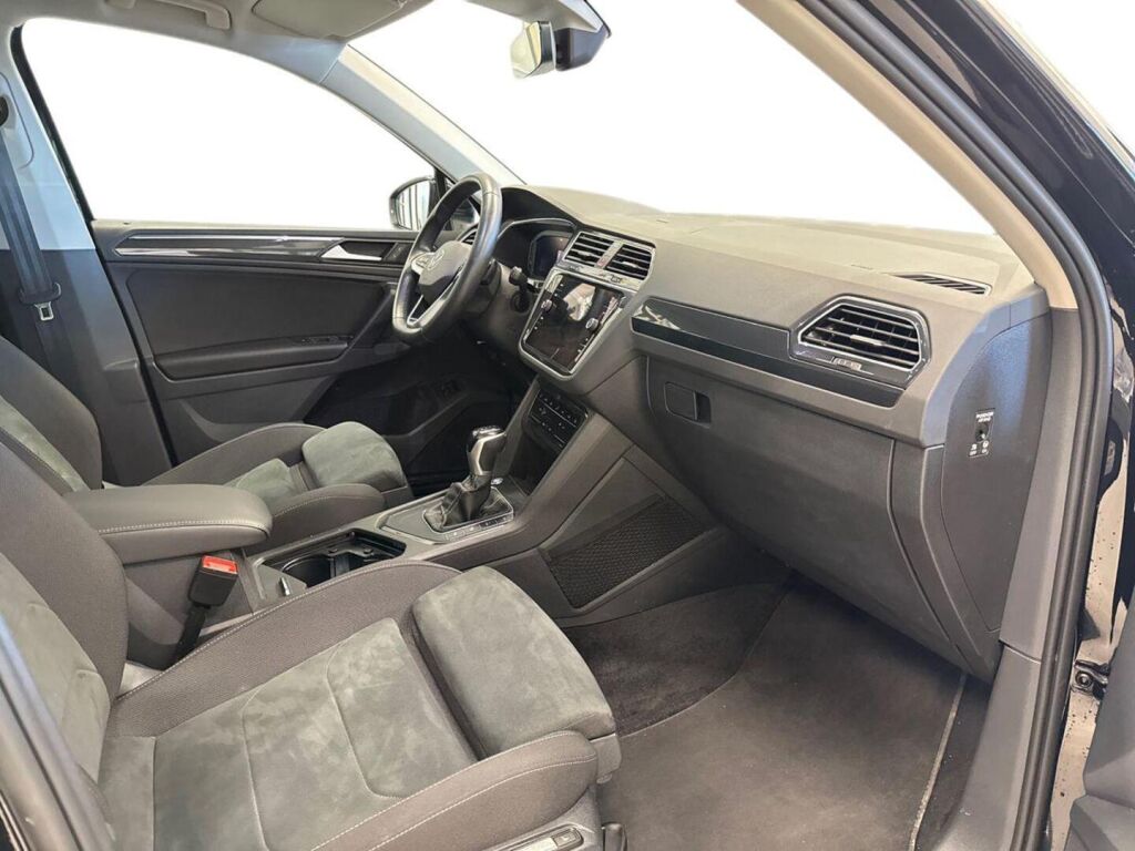 Volkswagen Tiguan 2021 Musta