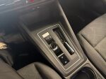 Volkswagen Golf 2021 Punainen