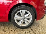Volkswagen Golf 2021 Punainen