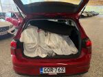 Volkswagen Golf 2021 Punainen
