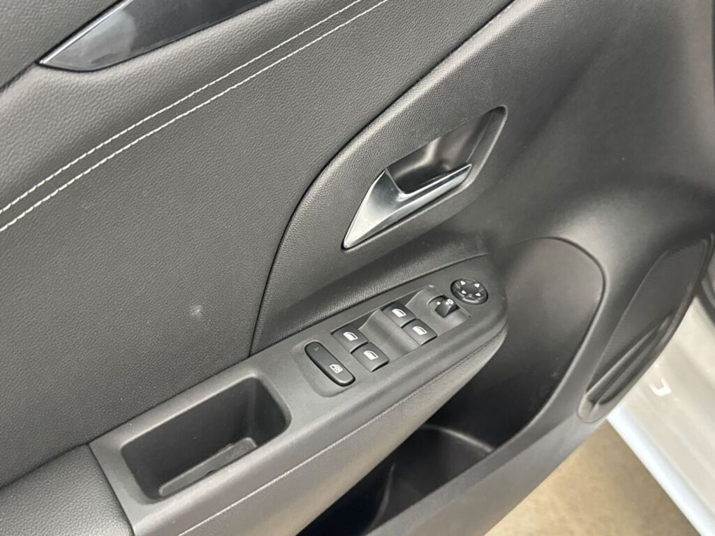 Opel Corsa 2021 Valkoinen