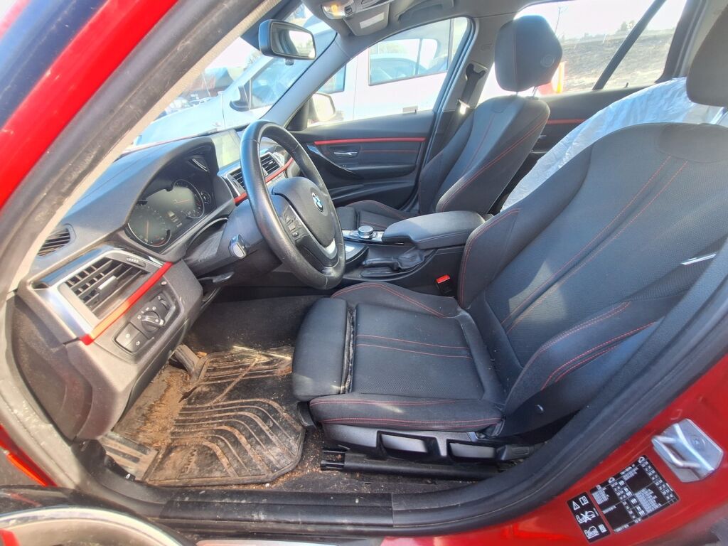 BMW 320 2017 Punainen