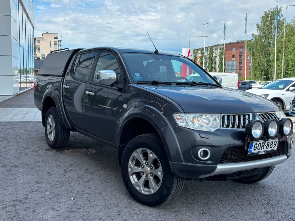 Mitsubishi L200 2012 Harmaa