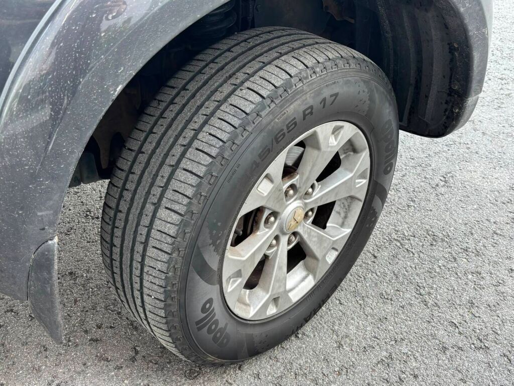Mitsubishi L200 2012 Harmaa