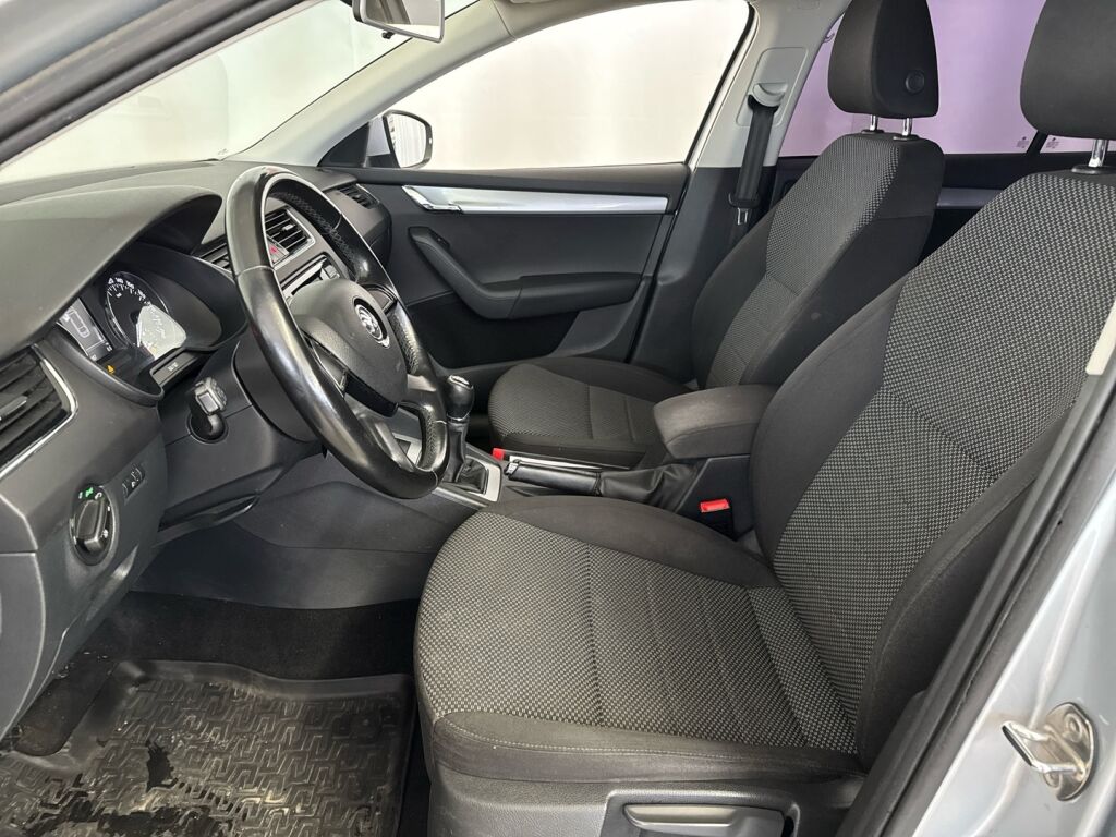 Skoda Octavia 2015 Hopea