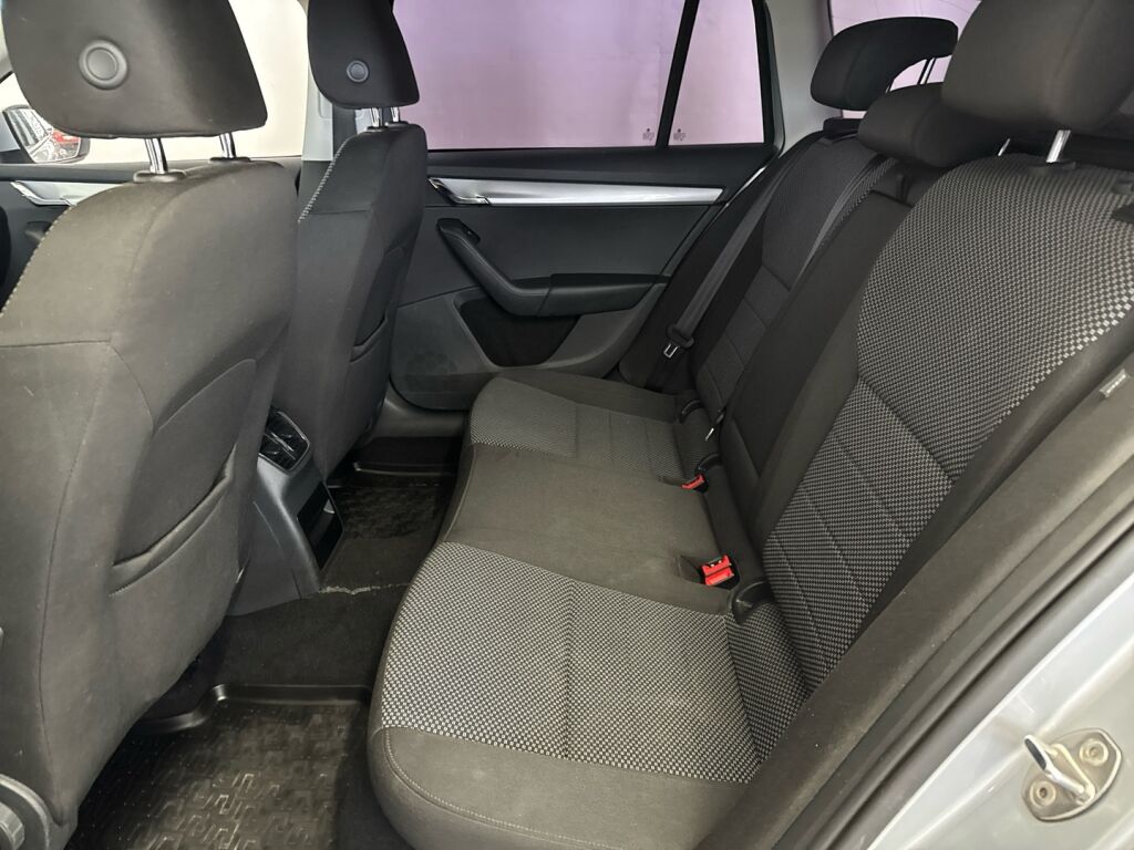 Skoda Octavia 2015 Hopea