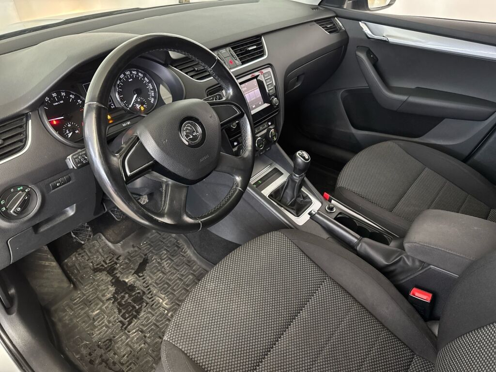 Skoda Octavia 2015 Hopea
