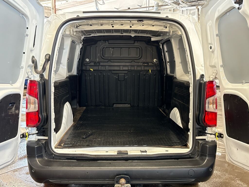 Opel Combo 2021 Valkoinen