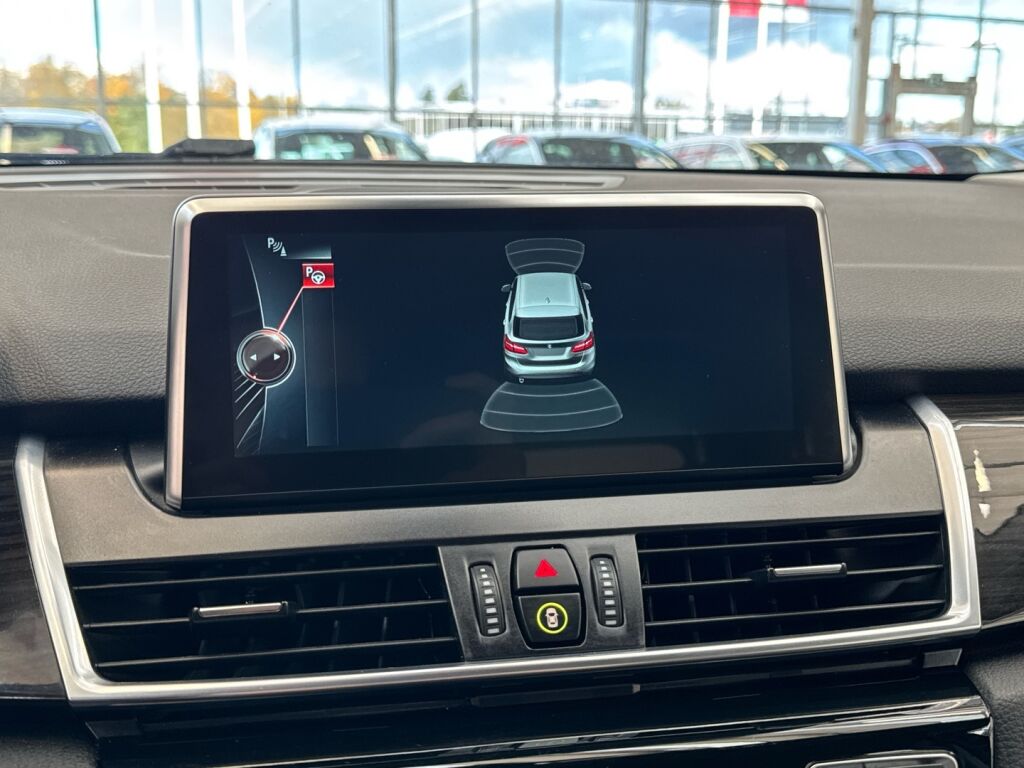 BMW 225 2016 Ruskea (beige)