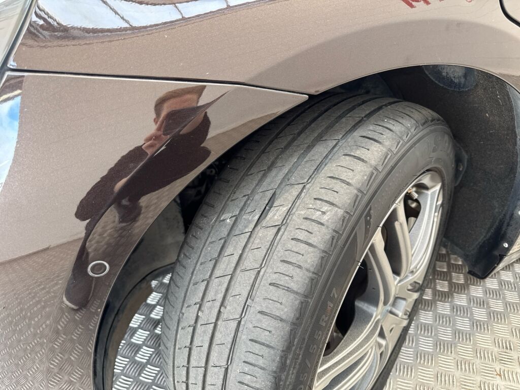 BMW 225 2016 Ruskea (beige)