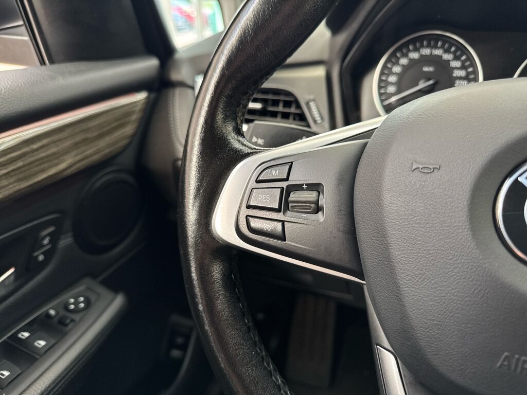 BMW 225 2016 Ruskea (beige)