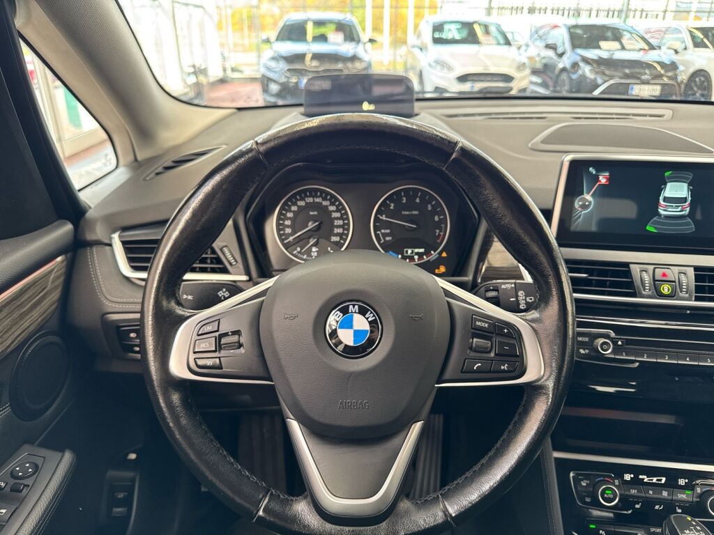 BMW 225 2016 Ruskea (beige)