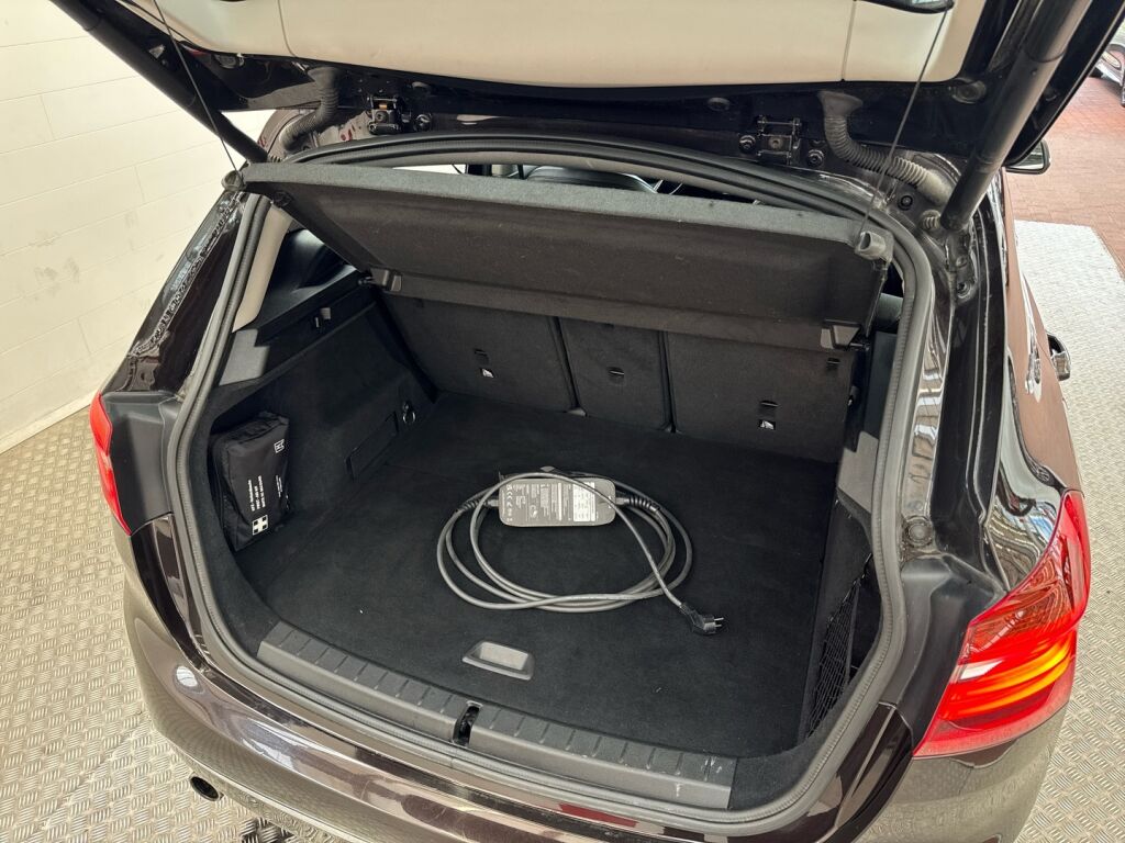 BMW 225 2016 Ruskea (beige)